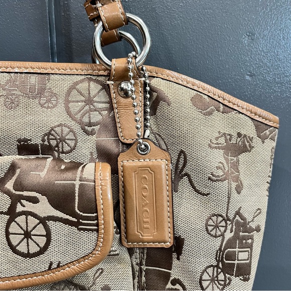 Coach Vintage Horse & Carriage Tan Canvas & Leather Shoulder Bag Silver Hardware - Picture 6 of 14
